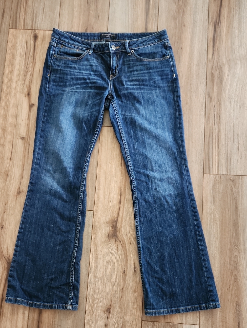 Banana Republic Medium Blue Low Rise Boot Cut Jeans Women's Size 29x29